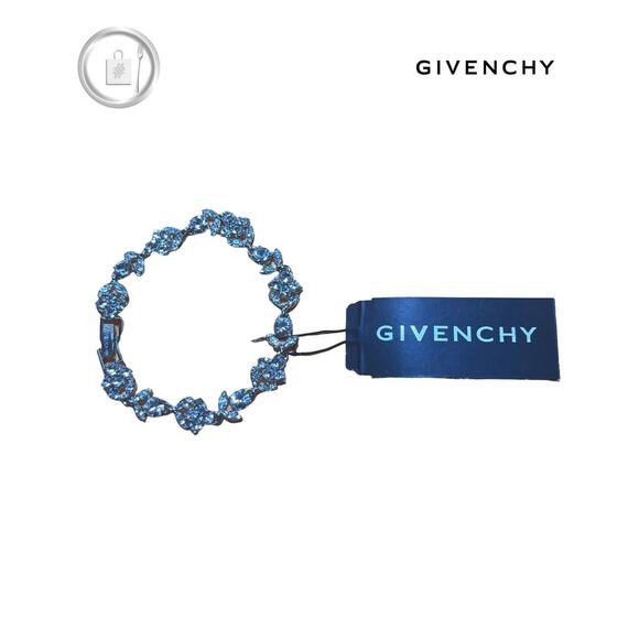 Givenchy - Picture 3 of 11